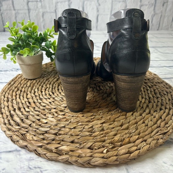 Anthropologie Brand Seychelles Black Strappy Heels. Open Toe. Size 9. - Picture 10 of 11